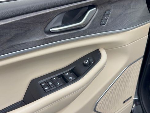 Used 2021 Jeep Grand Cherokee L Limited RWD image 15