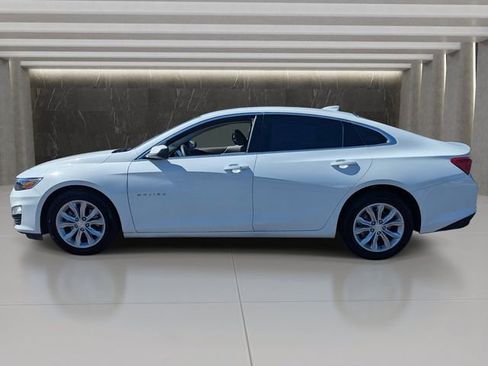 Used 2025 Chevrolet Malibu LT FWD image 2