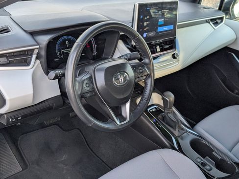 Used 2025 Toyota Corolla SE w/ SE Premium Package image 14