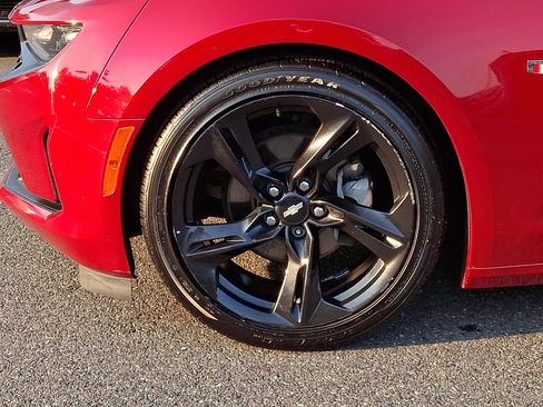 Used 2019 Chevrolet Camaro LT RWD image 8