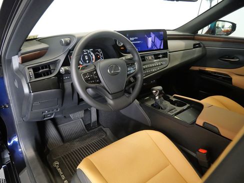 Used 2025 Lexus ES 350 w/ Premium Package FWD image 13