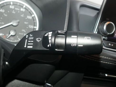 Used 2023 Nissan Rogue S FWD image 35