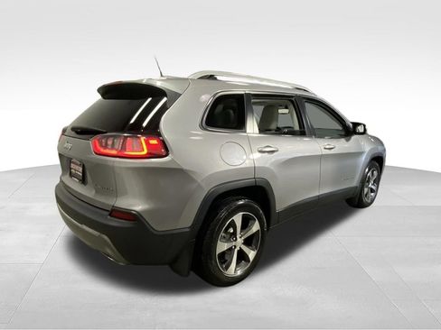 Used 2019 Jeep Cherokee Limited w/ Technology Group FWD image 10