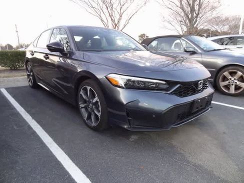 Used 2025 Honda Civic Sport Touring image 3