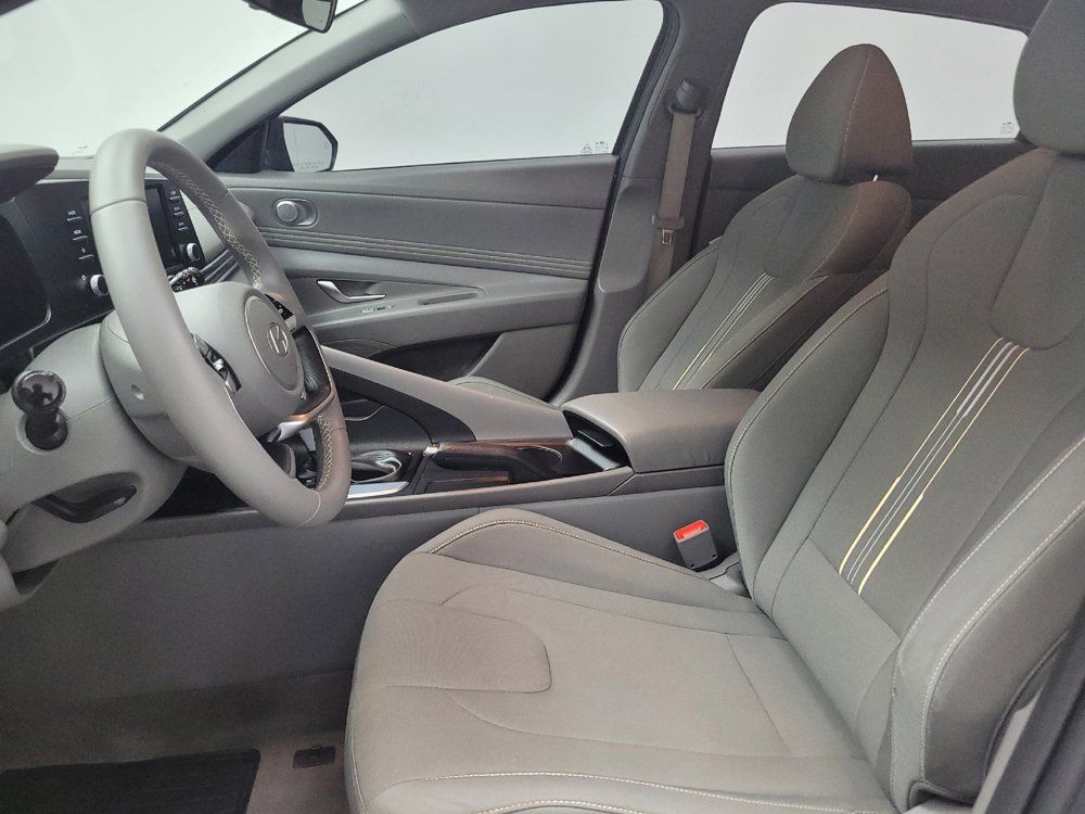 Used 2025 Hyundai Elantra Sport FWD image 17