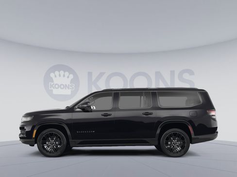 Used 2023 Jeep Wagoneer L Series II image 2