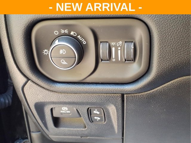Used 2020 RAM 1500 Laramie w/ Sport Appearance Package AWD/4WD image 29