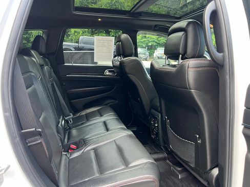 Used 2018 Jeep Grand Cherokee Trailhawk w/ Trailhawk Luxury Group AWD/4WD image 15
