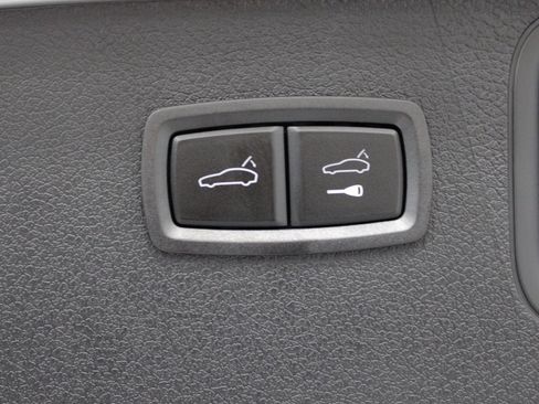 New 2026 Porsche Macan S image 18