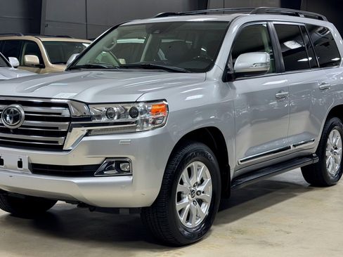 Used 2016 Toyota Land Cruiser AWD/4WD image 4