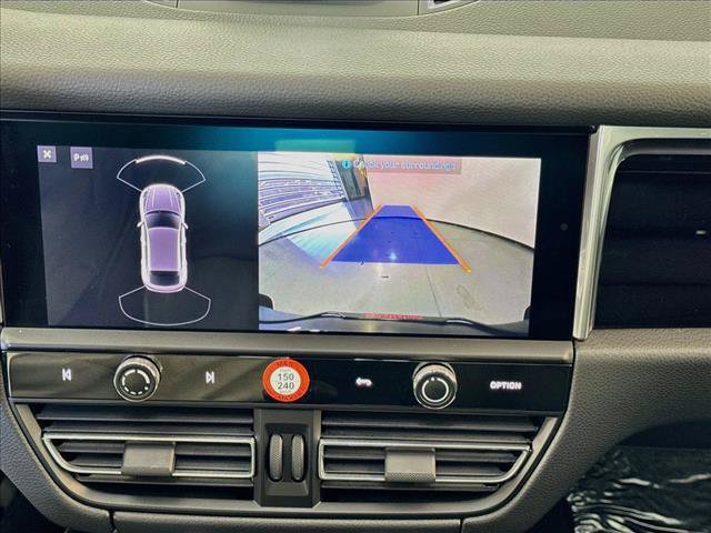 Certified 2026 Porsche Macan Turbo AWD/4WD image 18