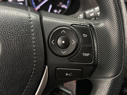 Used 2017 Toyota RAV4 LE FWD image 17