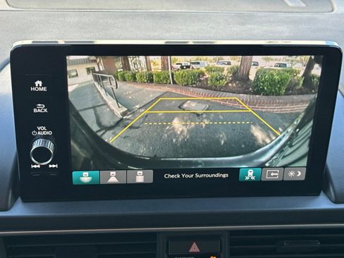 Used 2023 Honda Pilot EX-L image 17