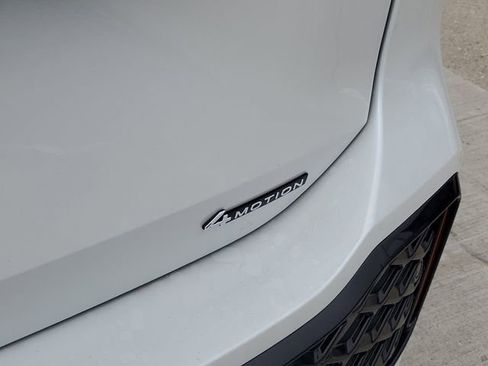 New 2026 Volkswagen Tiguan SE R-Line image 8