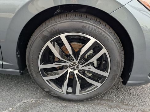 New 2026 Volkswagen Jetta SE FWD image 12