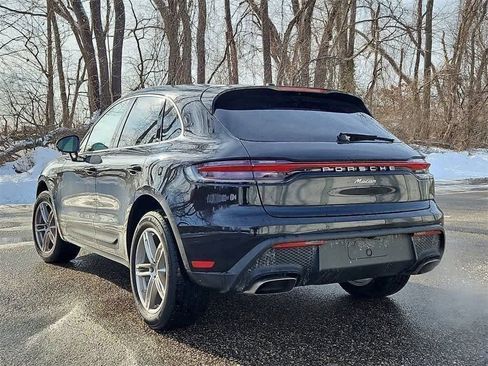 Certified 2025 Porsche Macan image 3