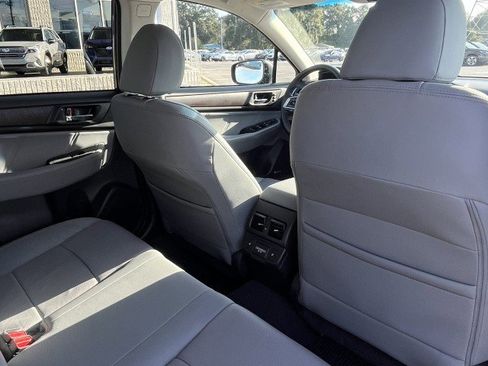 Used 2018 Subaru Outback 2.5i Limited image 12