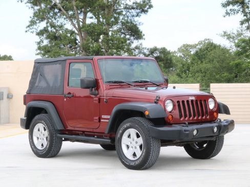 Used 2010 Jeep Wrangler Rubicon w/ PWR Convenience Group AWD/4WD image 3