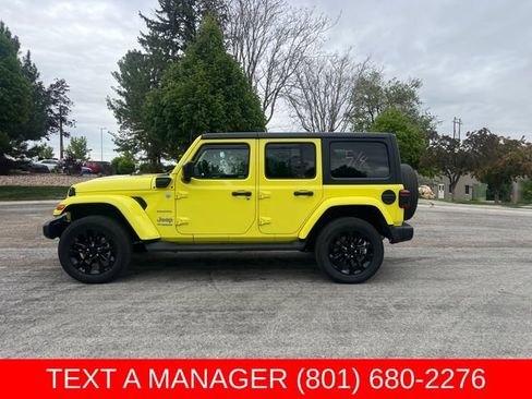 Used 2022 Jeep Wrangler Unlimited Sahara w/ Cold Weather Group AWD/4WD image 2