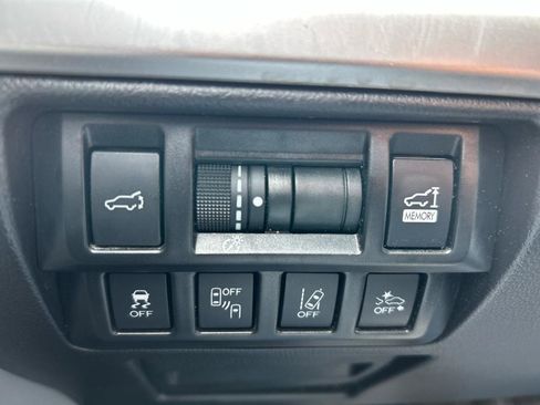 Used 2019 Subaru Outback 2.5i Limited image 11