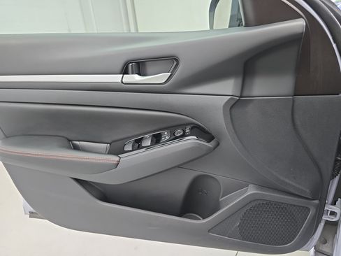 Certified 2025 Nissan Altima 2.5 SR FWD image 25