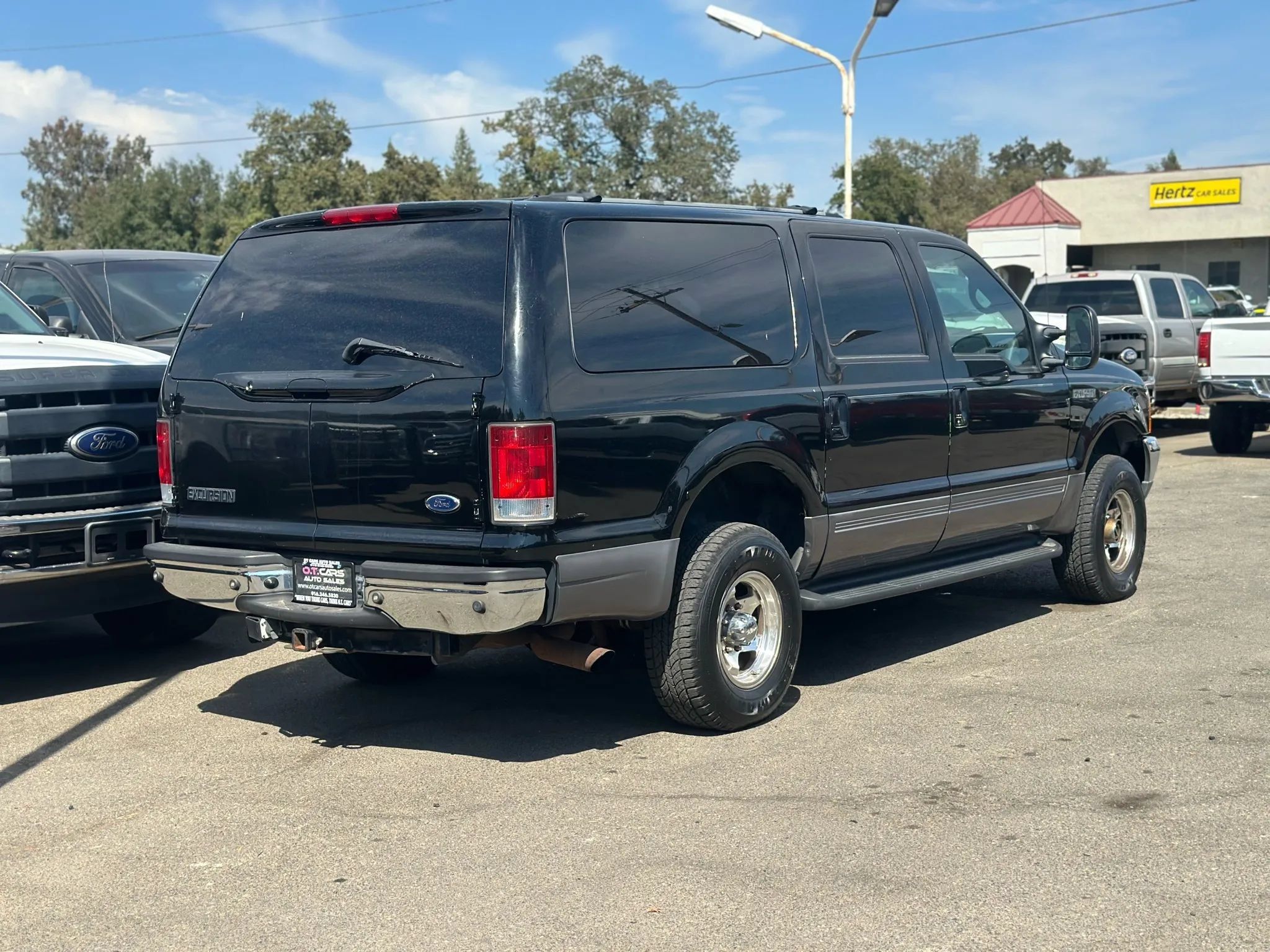Used 2001 Ford Excursion XLT AWD/4WD image 4