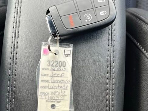 New 2026 Jeep Compass Latitude image 26