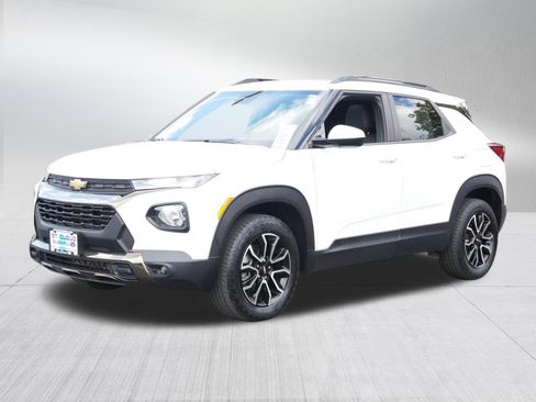 Used 2023 Chevrolet TrailBlazer ACTIV w/ Sun and Liftgate Package AWD/4WD image 3
