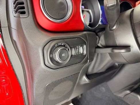 Used 2021 Jeep Wrangler Unlimited Rubicon w/ LED Lighting Group AWD/4WD image 17
