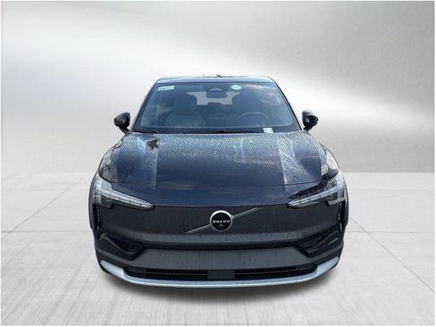 New 2026 Volvo EX30 Cross Country Ultra image 2
