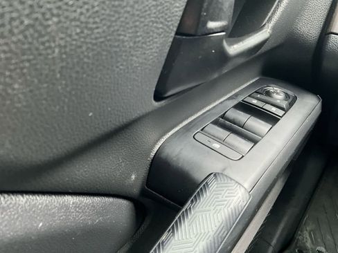 Used 2024 Toyota Tacoma SR5 AWD/4WD image 20