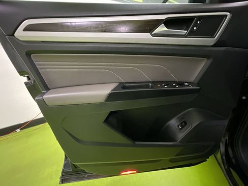 Used 2021 Volkswagen Atlas SE image 15