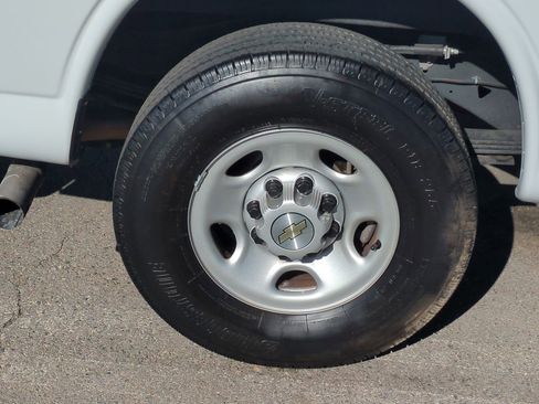 Used 2024 Chevrolet Express 2500 w/ Driver Convenience Package image 29