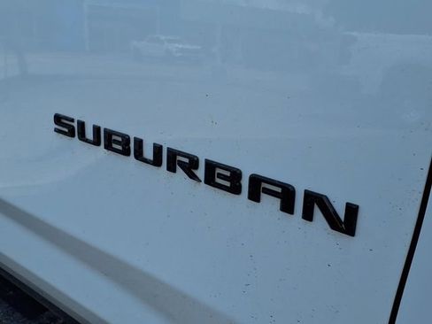 Used 2023 Chevrolet Suburban Z71 AWD/4WD image 12