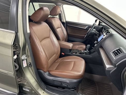 Used 2018 Subaru Outback 3.6R Touring AWD/4WD image 24