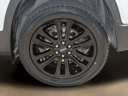 Used 2022 GMC Acadia SLE w/ Driver Convenience Package image 39