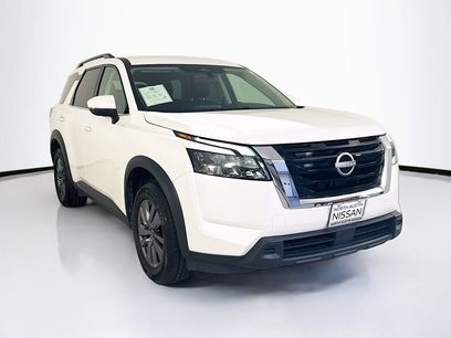 Used 2024 Nissan Pathfinder SV