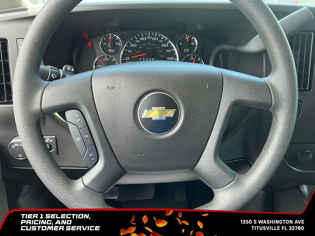 Used 2025 Chevrolet Express 3500 LT w/ LT Preferred Equipment Group RWD image 29