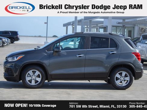 Used 2017 Chevrolet Trax LT w/ LT Convenience Package image 8
