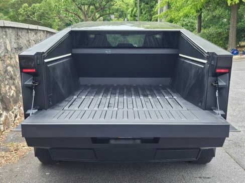 Used 2024 Tesla Cybertruck AWD Crew Cab image 29