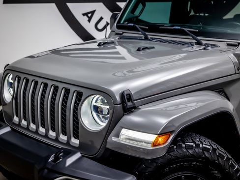 Used 2021 Jeep Wrangler Unlimited Sahara w/ Cold Weather Group AWD/4WD image 22