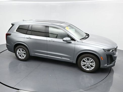 Certified 2025 Cadillac XT6 Luxury FWD image 35