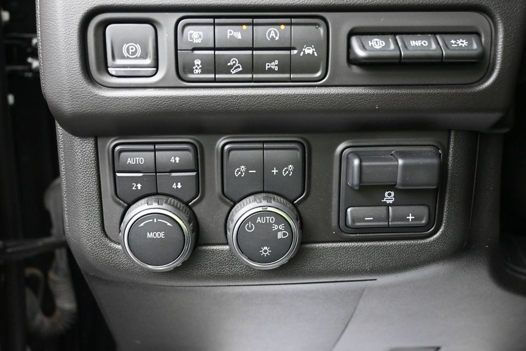 Used 2023 Chevrolet Tahoe Premier w/ Advanced Technology Package AWD/4WD image 12