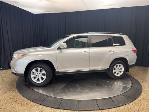 Used 2013 Toyota Highlander SE AWD/4WD image 3
