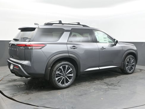 New 2026 Nissan Pathfinder Platinum FWD image 7