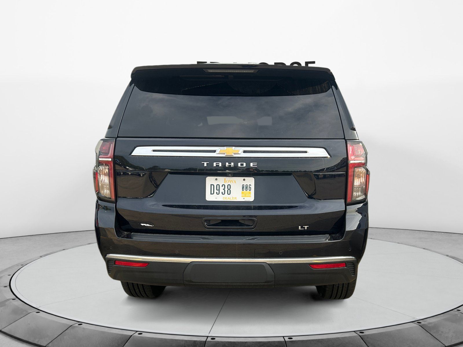 Used 2023 Chevrolet Tahoe LT w/ Luxury Package AWD/4WD image 4