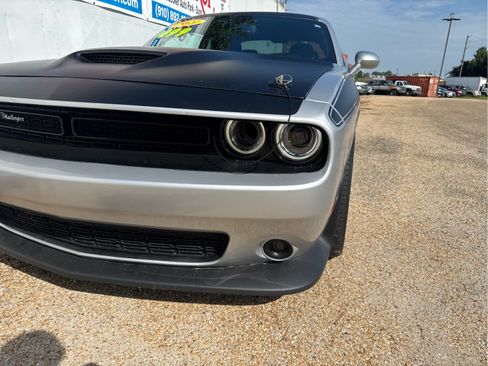 Used 2021 Dodge Challenger R/T Scat Pack w/ T/A Package RWD image 11