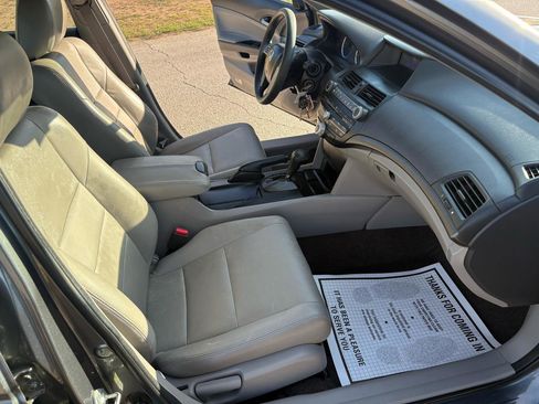 Used 2010 Honda Accord LX image 31
