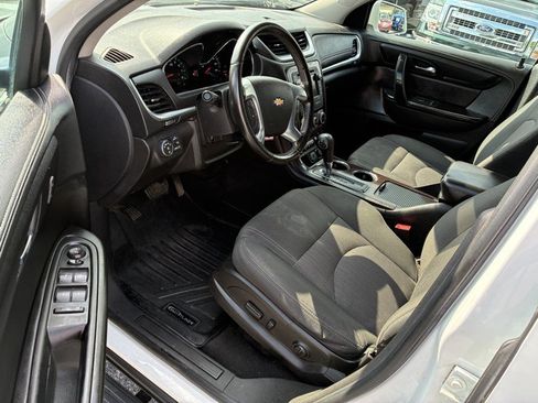 Used 2016 Chevrolet Traverse LT w/ Traveler's Package AWD/4WD image 7