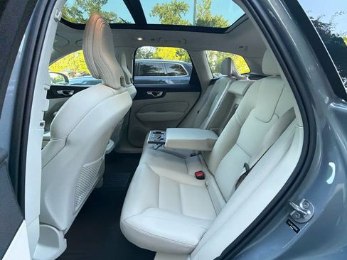Certified 2024 Volvo XC60 B5 Plus w/ Protection Package Premier AWD/4WD image 24